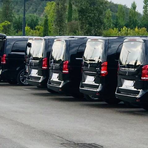 تأجير سيارة خاصة مع سائق 